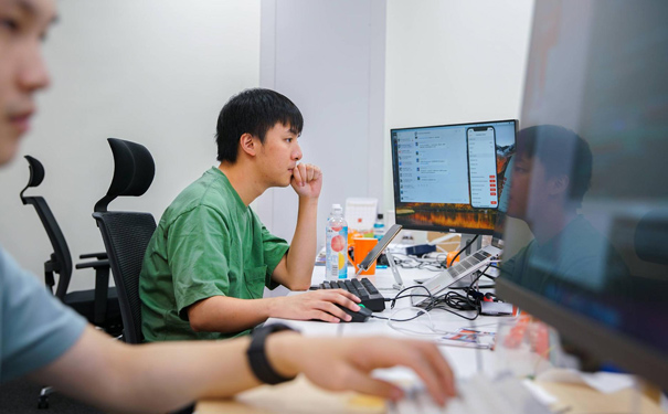 �Ա�����װ��