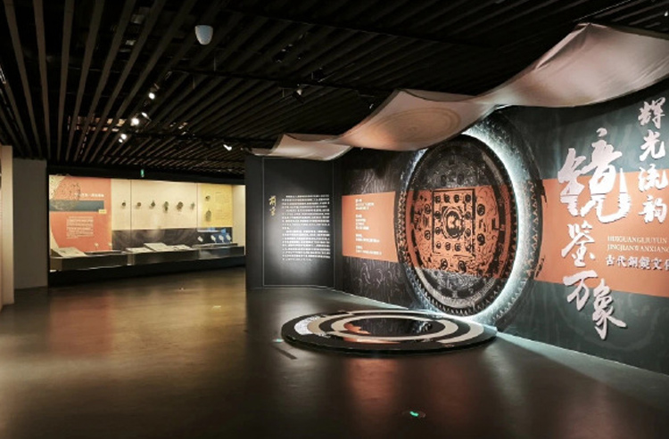 �γ�չ�����